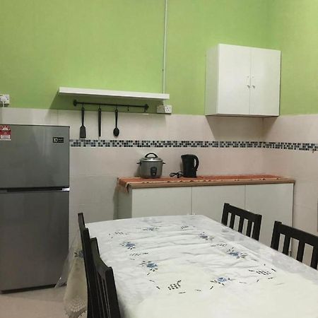 Afza Homestay Sura Free Unifi Kampong Sura Masjid エクステリア 写真