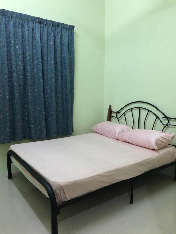 Afza Homestay Sura Free Unifi Kampong Sura Masjid エクステリア 写真