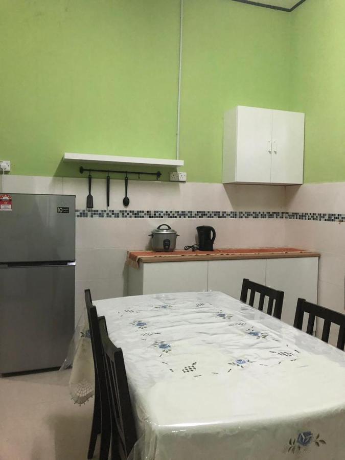 Afza Homestay Sura Free Unifi Kampong Sura Masjid エクステリア 写真